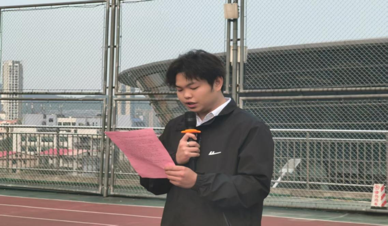 升旗仪式3.png